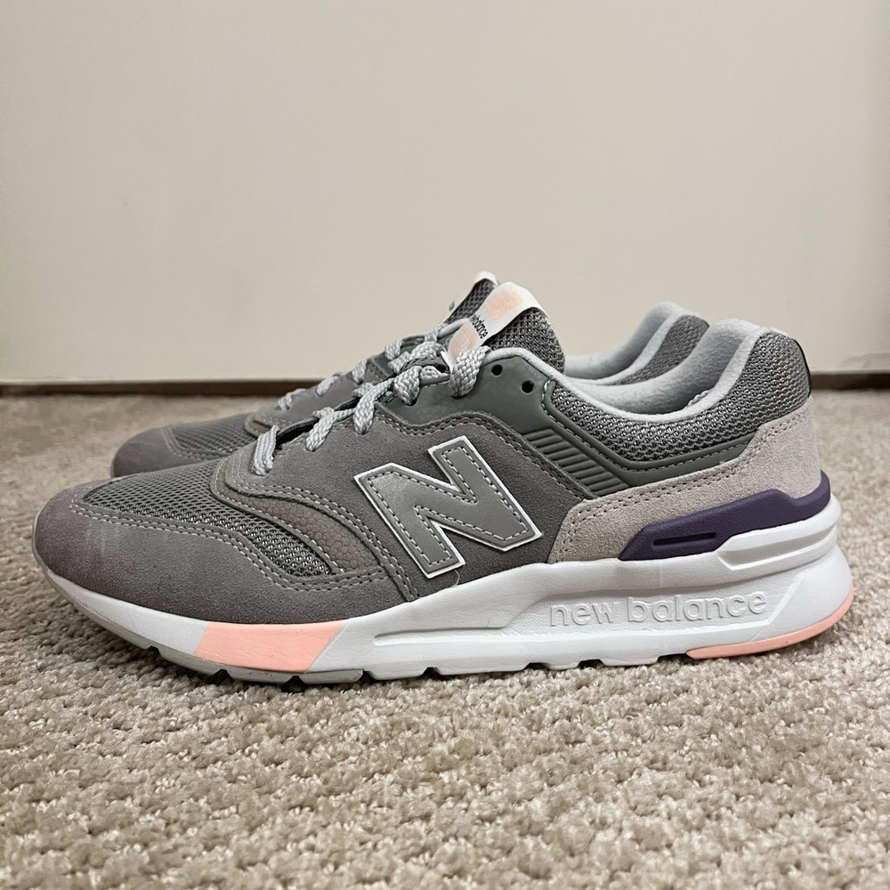 Women’s New Balance 997H shoes